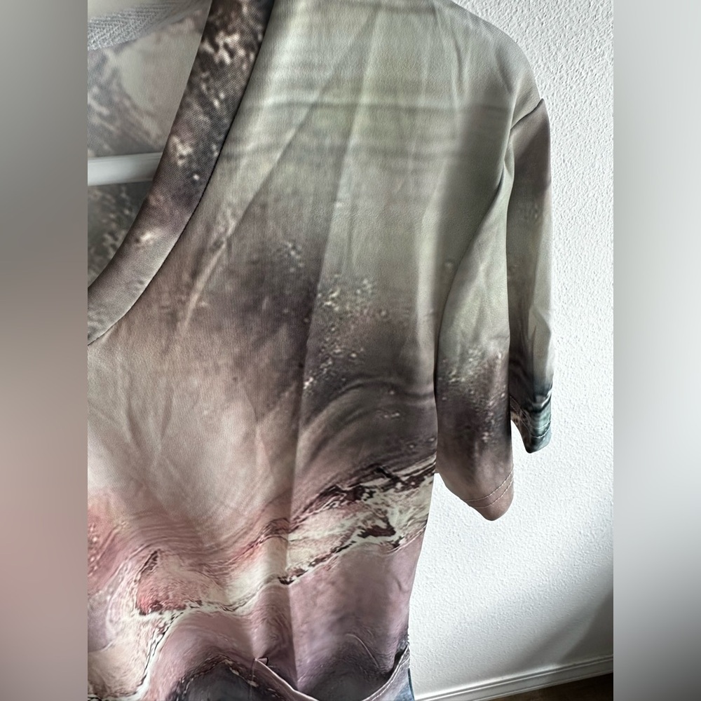 Scrub top size small - Picture 4 of 5